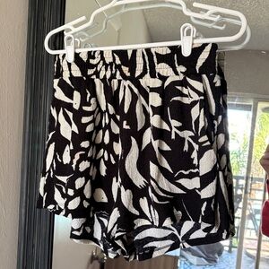 Black and White Patterned Women's Shorts